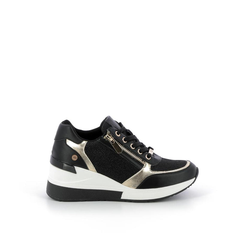 XTI Sneakers