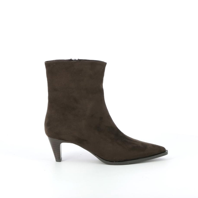 CORINA M6885
